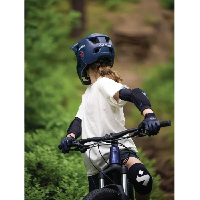 Abus---casca-ciclism-copii-Youdrop-FF--acoperire-integrala--helmet---albastru-intunecat_xeqf-4g Abus---casca-ciclism-copii-Youdrop-FF--acoperire-integrala--helmet---albastru-intunecat_xeqf-4g